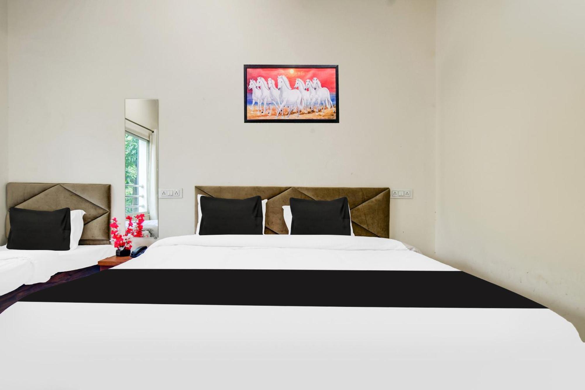 Hotel O Ujjain Near Hari Fatak ภายนอก รูปภาพ