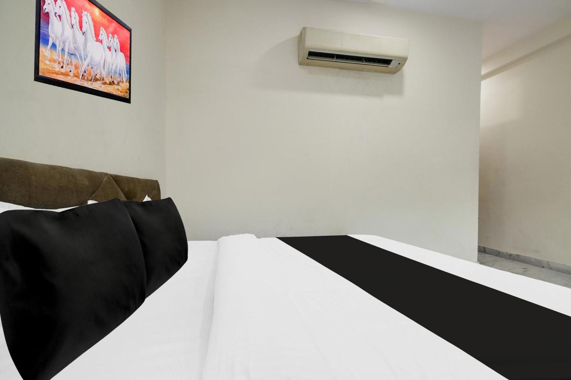 Hotel O Ujjain Near Hari Fatak ภายนอก รูปภาพ