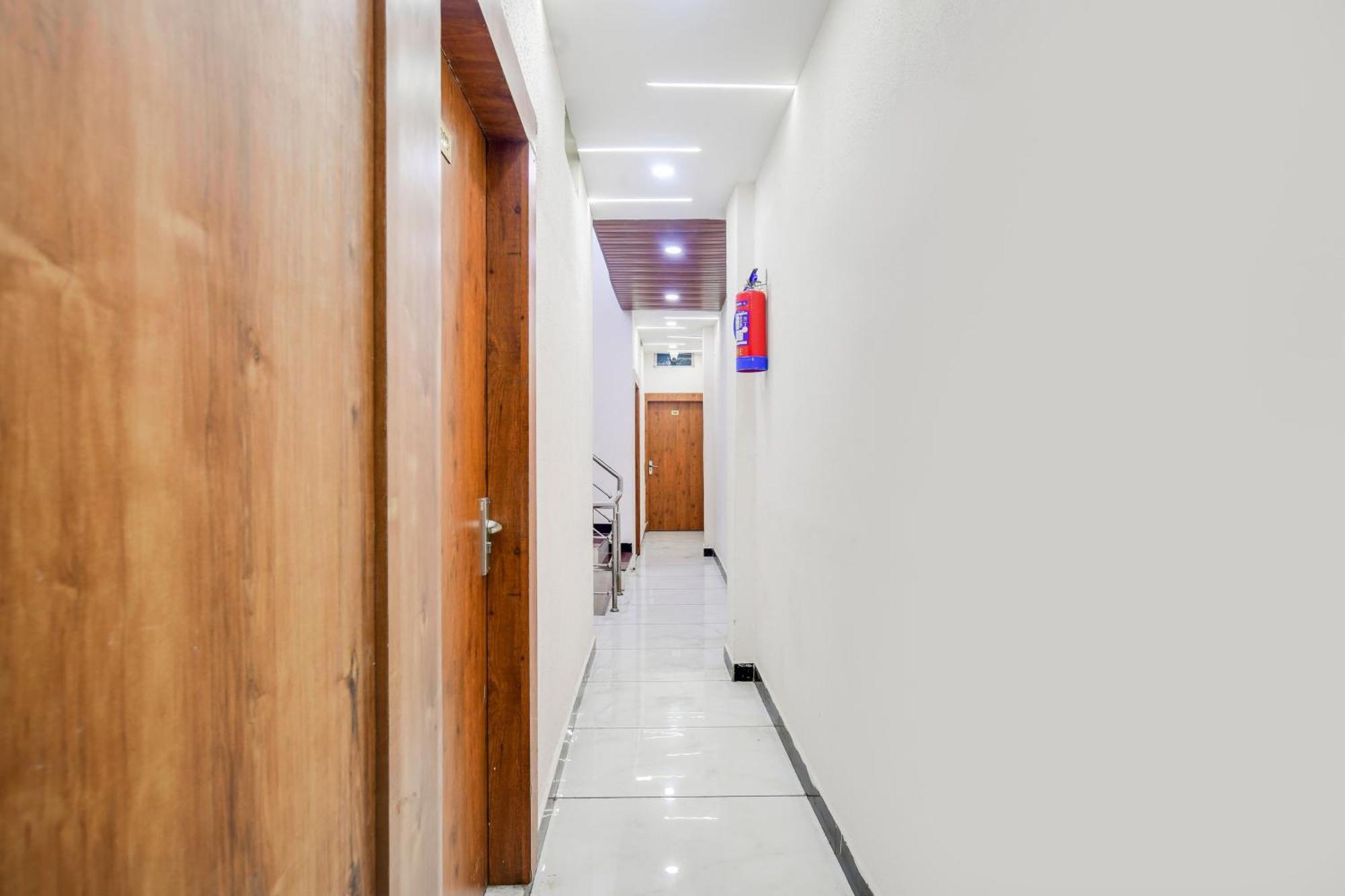 Hotel O Ujjain Near Hari Fatak ภายนอก รูปภาพ