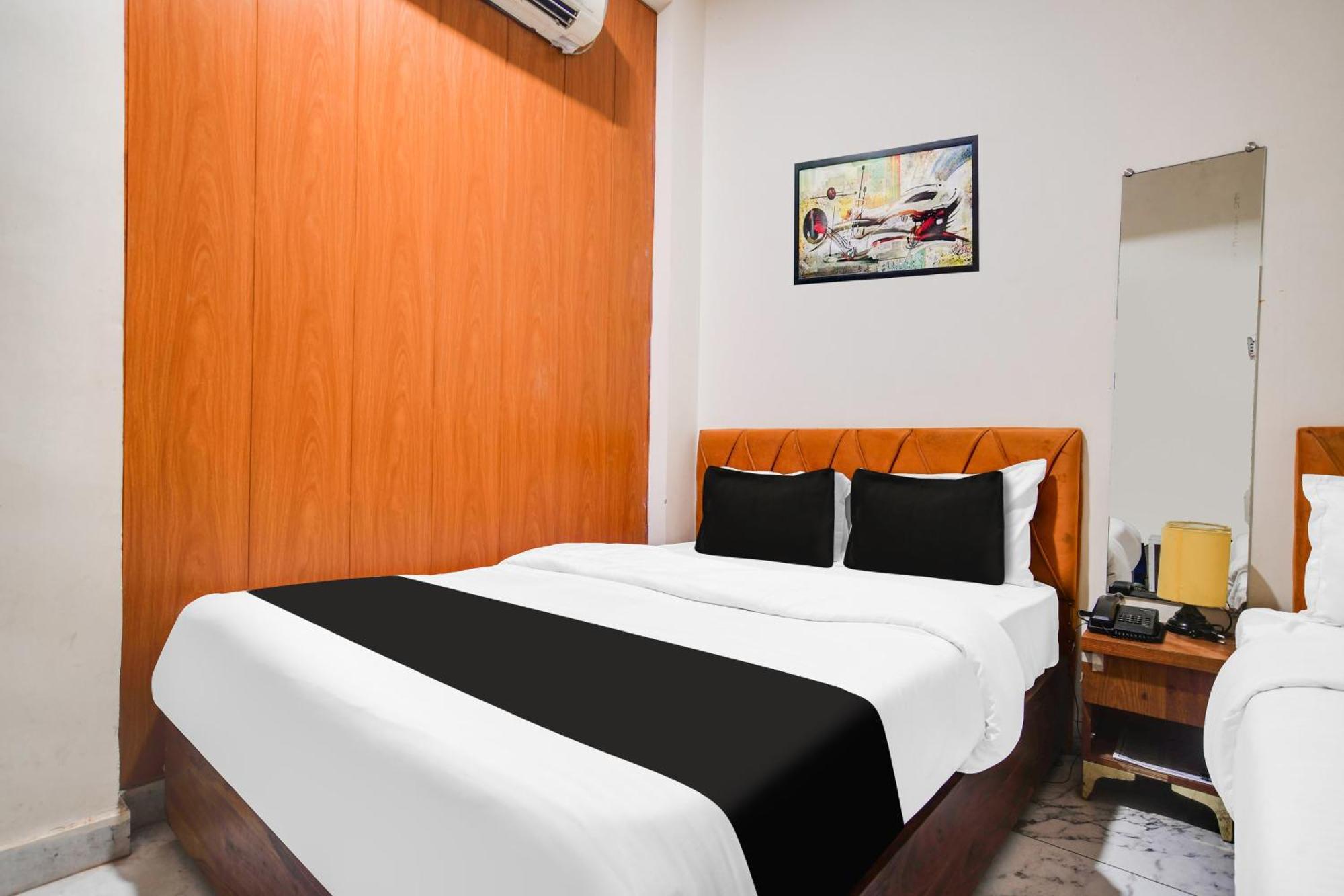 Hotel O Ujjain Near Hari Fatak ภายนอก รูปภาพ