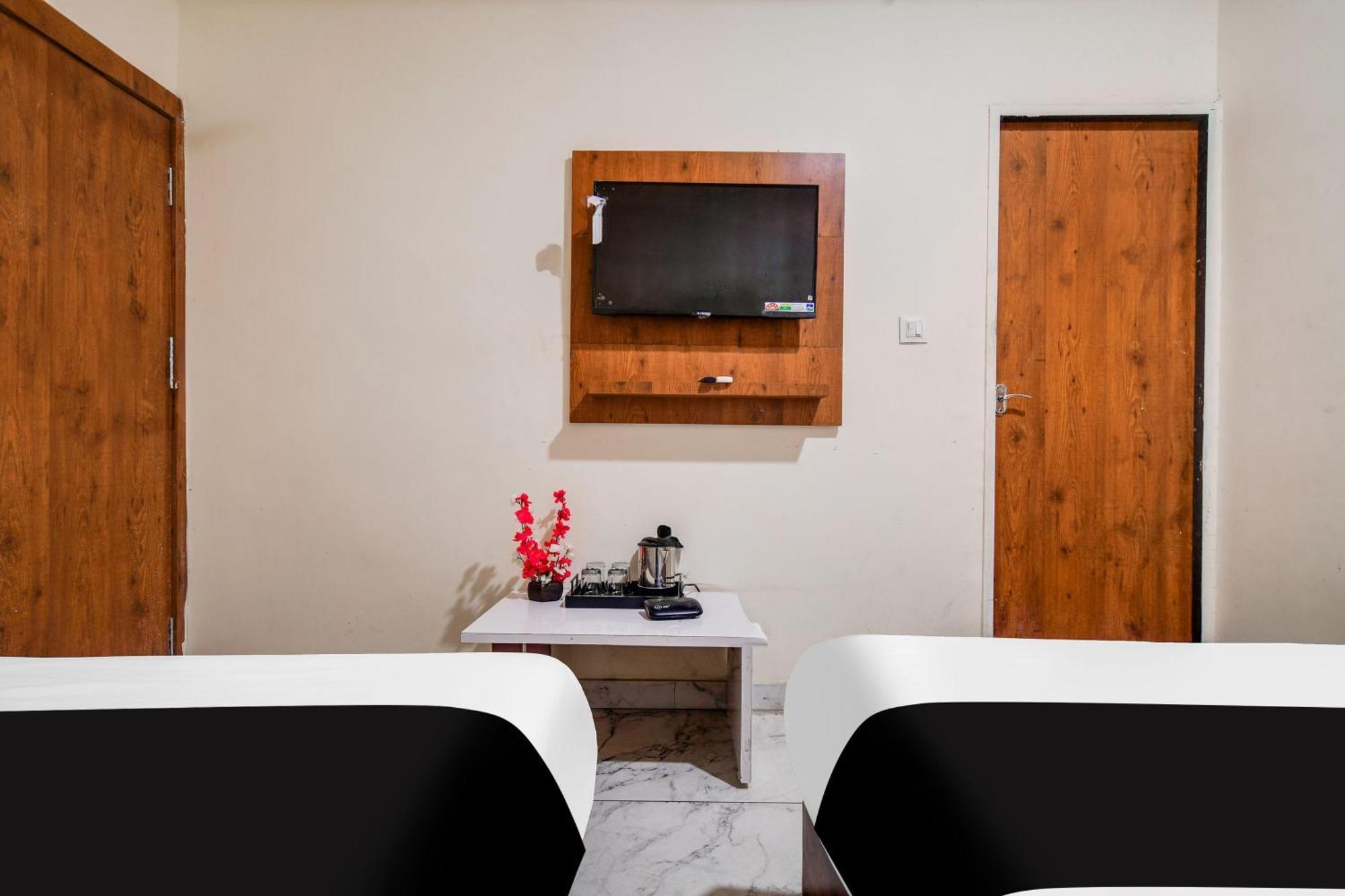 Hotel O Ujjain Near Hari Fatak ภายนอก รูปภาพ