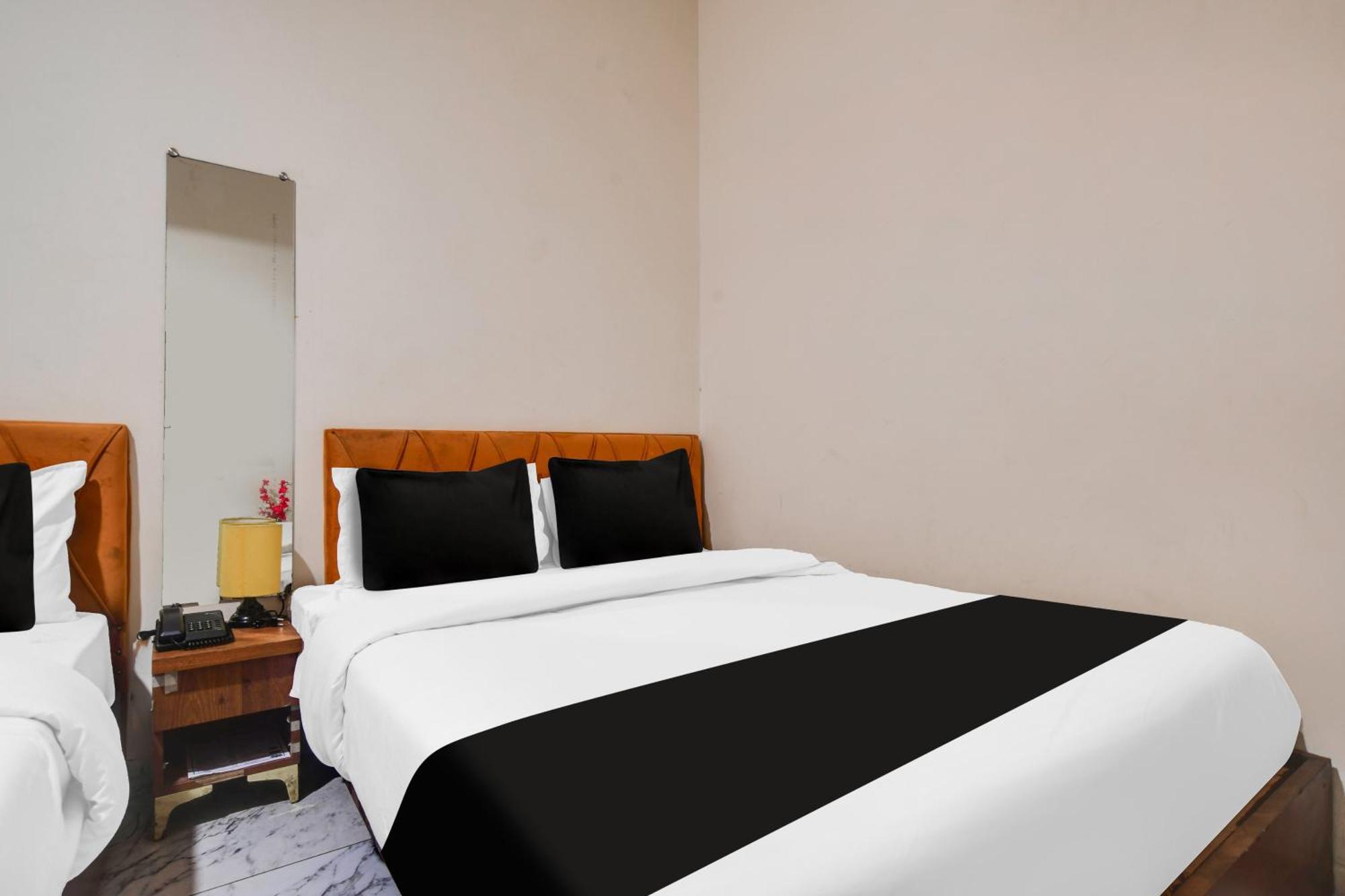 Hotel O Ujjain Near Hari Fatak ภายนอก รูปภาพ